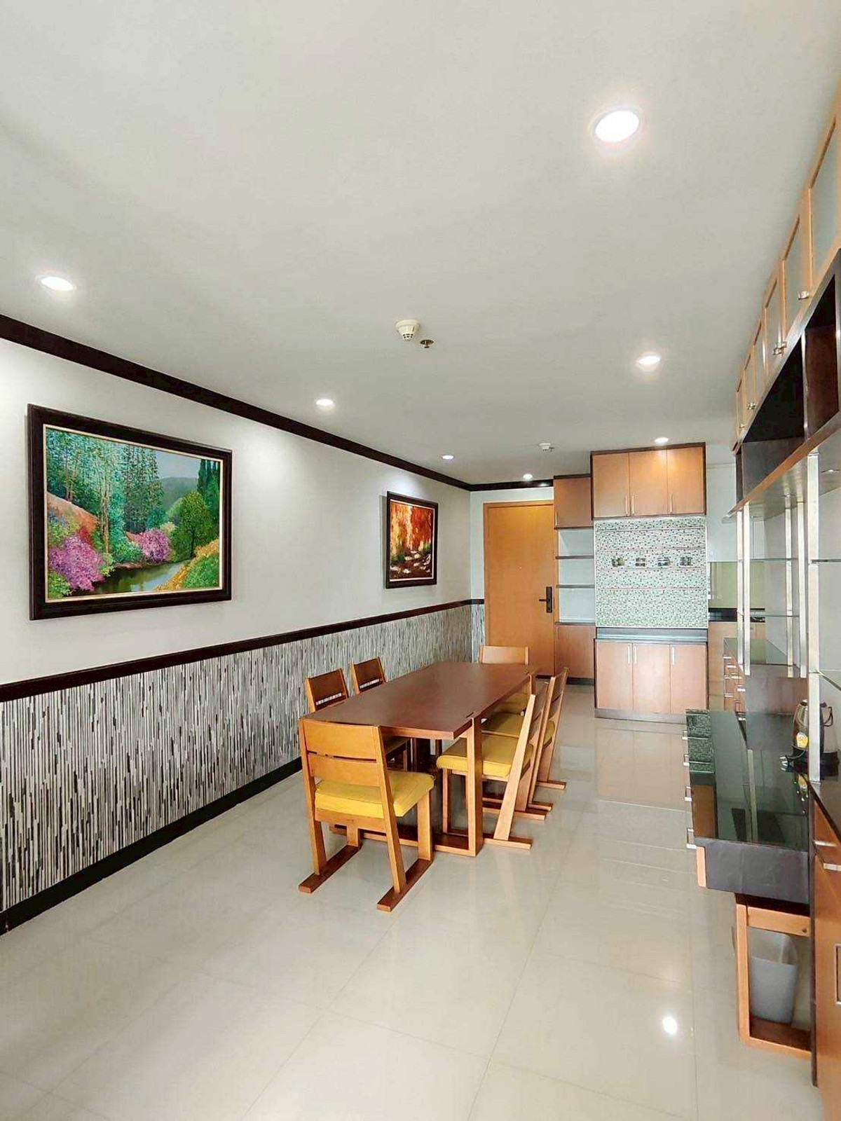 ให้เช่าคอนโดพระราม 9 เพชรบุรีตัดใหม่ RCA : 🔥 ให้เช่า Circle Condominium (New Petchburi) ห้องสวยแต่งครบ วิวเมือง พร้อมอยู่ทันที 🏙️  🚆 ใกล้ MRT เพชรบุรี / Airport Link มักกะสัน / ทางด่วน  📞 ทักเลย นัดดูห้องได้ทันที ห้องจริงสวยกว่าในรูปแน่นอน!