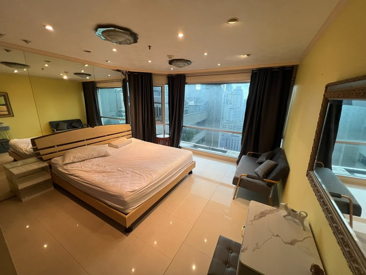 ขายคอนโดนานา : ขายคอนโด 1 bedroom 50 ตรม. โครงการ Sukhumvit Suite (S5152)