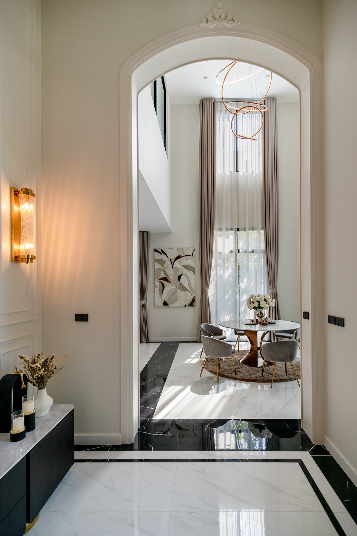 HousePattanakan, Srinakarin : For sale/rent, luxury house Cinq Royal Krungthep Kreetha (Soul Type), 3-story house with private elevator, land size 120 sq m, usable area 705 sq m, fully furnished, complete with electrical appliances.