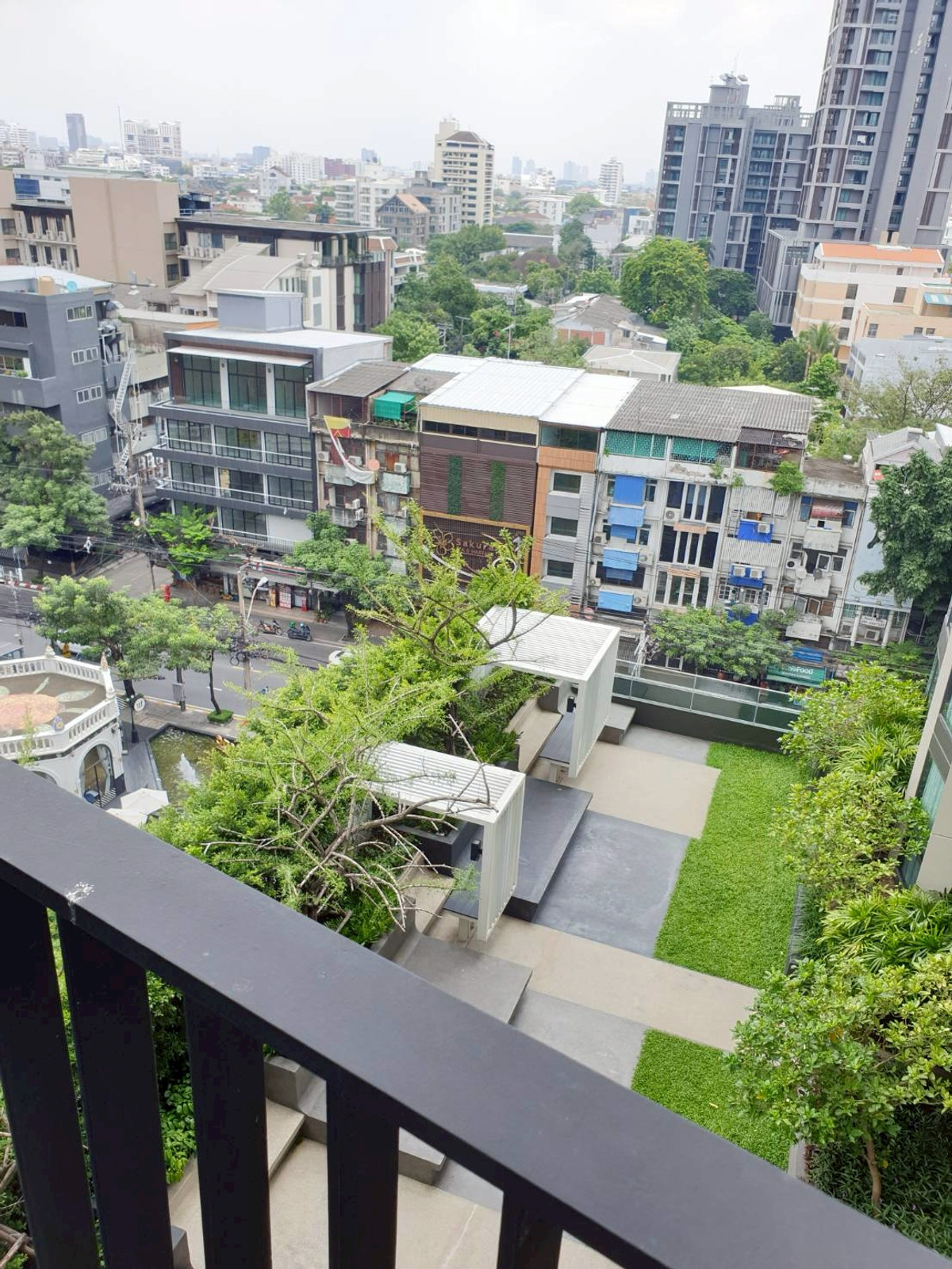 “Rhythm Ekkamai 💫 คอนโดหรู ใจกลางสุขุมวิท ใกล้ BTS เอกมัย แต่งครบ วิวเมือง พร้อมอยู่ทันที 🏙✨” Loading...