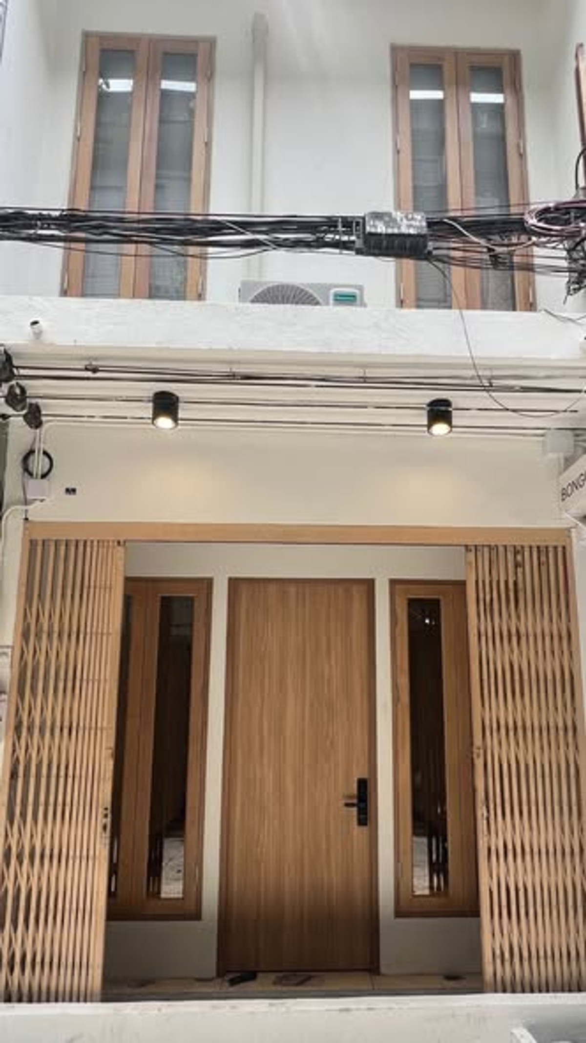ให้เช่าอาคารพาณิชย์ BTS ราชเทวี เดิน 5 นาที พื้นที่ใช้สอย 130 ตร.ม. / Shophouse for rent, BTS Ratchathewi, 5 minutes walk - newly renovated Loading...