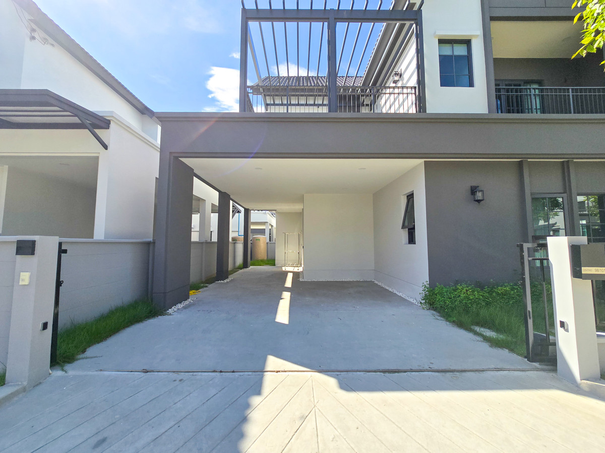 𝐅𝐨𝐫 𝐑𝐞𝐧𝐭: 𝐂𝐞𝐧𝐭𝐫𝐨 𝐁𝐚𝐧𝐠𝐧𝐚 🏡 𝐋𝐚𝐫𝐠𝐞𝐬𝐭 𝐓𝐲𝐩𝐞 𝐢𝐧 𝐭𝐡𝐞 𝐏𝐫𝐨𝐣𝐞𝐜𝐭 4BRs Ready-to-move-in luxury single house, Facing north — cool all day with perfect Feng Shui (10/10) Loading...