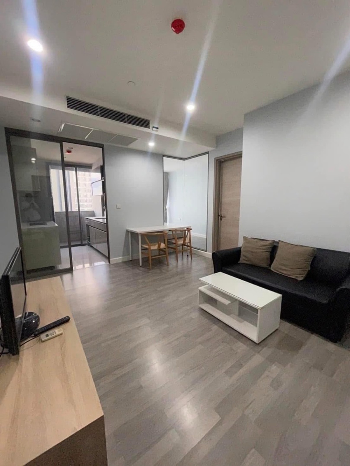 ให้เช่าคอนโดสยาม จุฬา สามย่าน : ให้เช่า The Room RAMA4 (เดอะ รูม พระราม4) ใกล้ จุฬา สามย่าน ห้องใหญ่ ราคาดี!!