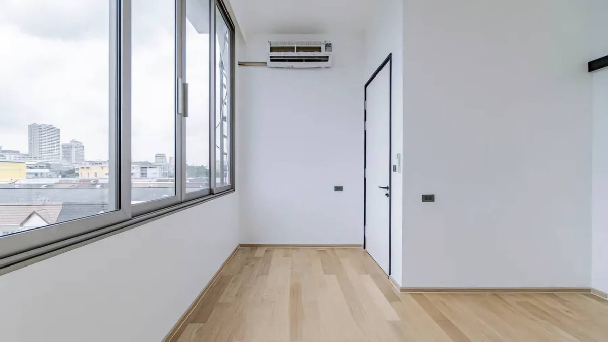 For SaleHome OfficeLadprao, Central Ladprao : New home office for sale, 4 floors, luxury house in the heart of Ratchada-Lat Phrao. Beautiful with elevator 62 sq m near MRT Lat Phrao Phawana LUXE35