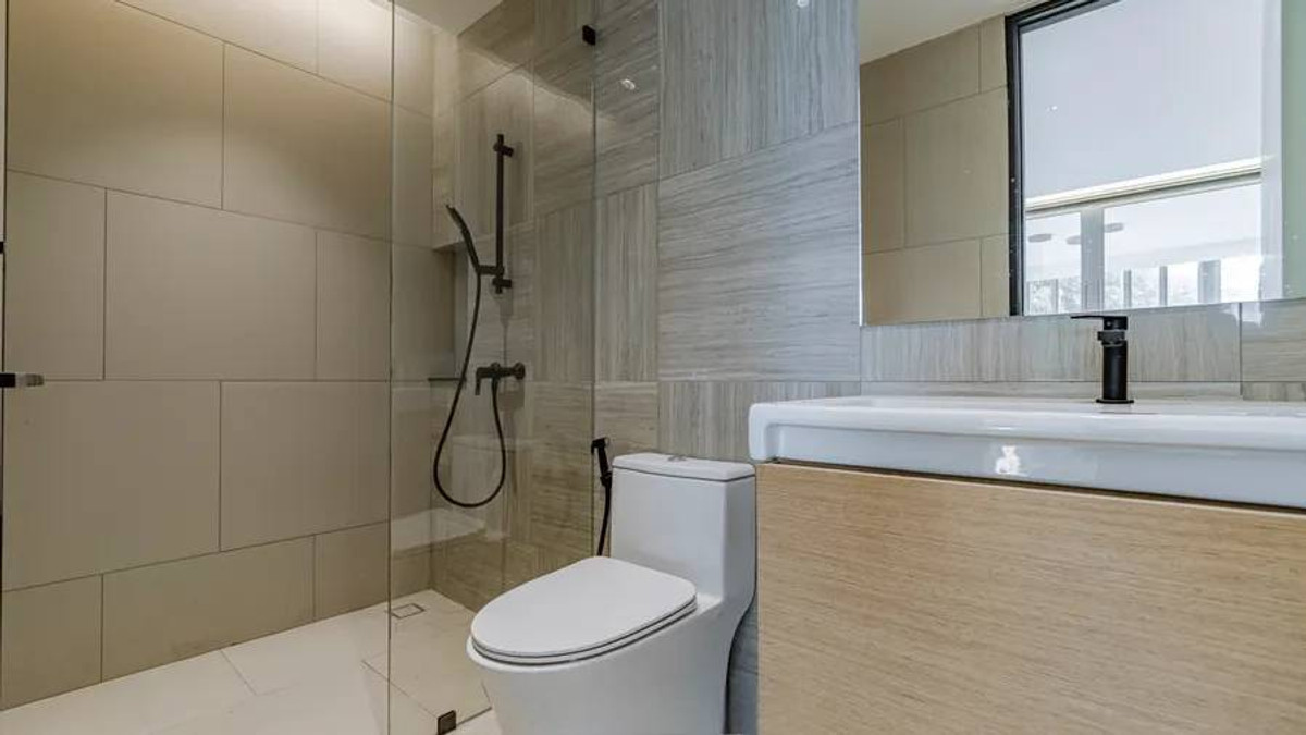 For SaleHome OfficeLadprao, Central Ladprao : New home office for sale, 4 floors, luxury house in the heart of Ratchada-Lat Phrao. Beautiful with elevator 62 sq m near MRT Lat Phrao Phawana LUXE35