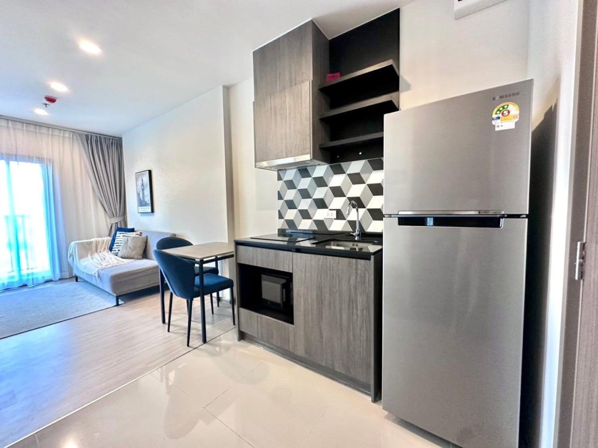 ให้เช่าคอนโดพระราม 9 เพชรบุรีตัดใหม่ RCA : 🔥ให้เช่าด่วน🔥เดอะ เบส เพชรบุรี–ทองหล่อ ห้องกว้าง ตกแต่งสวย เฟอร์นิเจอร์ครบพร้อมเข้าอยู่ 