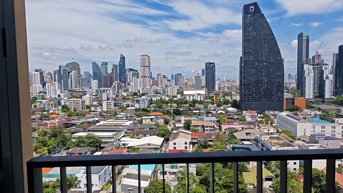 For Rent - 2Bed 1Bath | Oka Haus Loading...