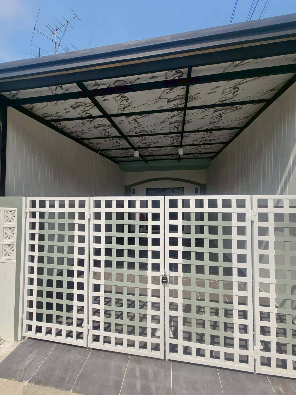 ทาวน์เฮ้าส์รีโนเวท มนวดี วัดลาดปลาดุก Loading...