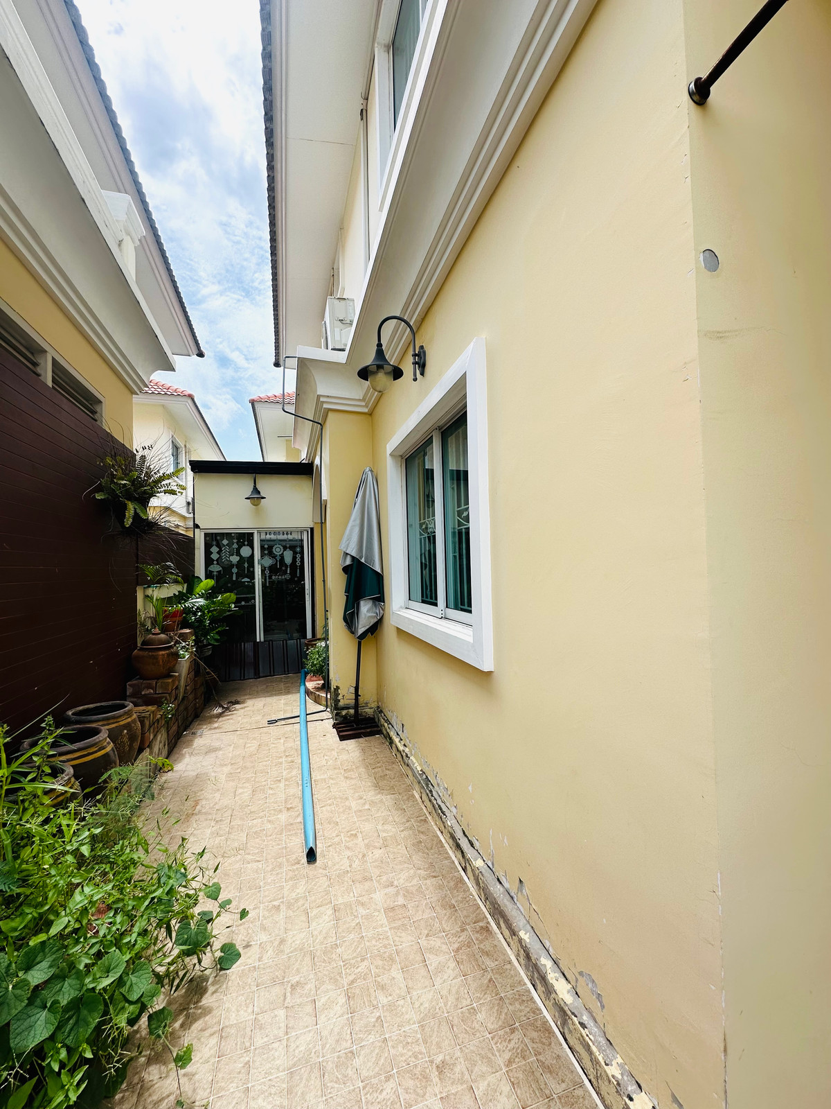 House for sale, Nirun Ville Village 12 (Nirun vill12), Soi Wat Sriwaree Noi. Loading...