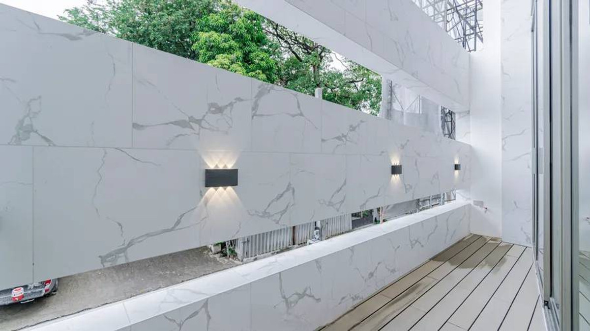 For SaleHome OfficeLadprao, Central Ladprao : New home office for sale, 4 floors, luxury house in the heart of Ratchada-Lat Phrao. Beautiful with elevator 62 sq m near MRT Lat Phrao Phawana LUXE35