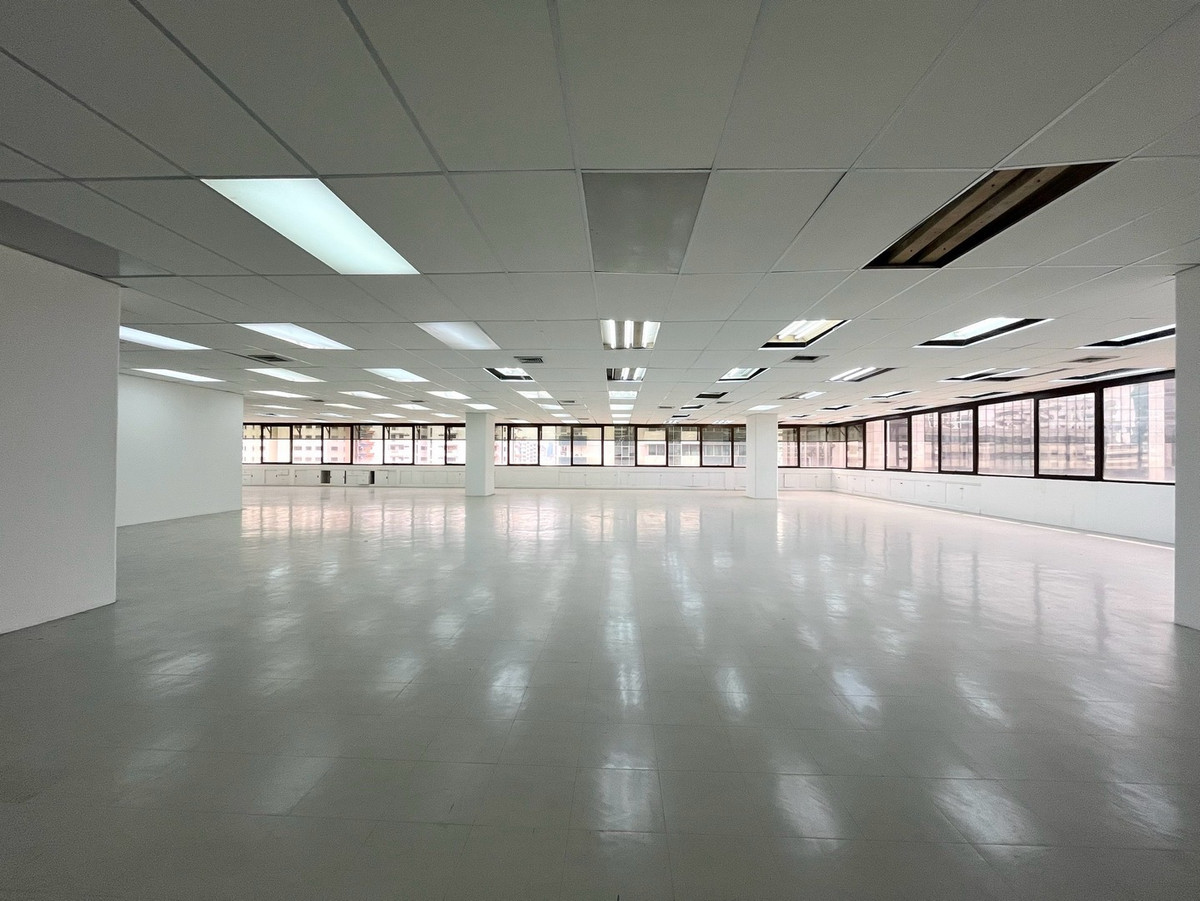 ให้เช่าสำนักงานสุขุมวิท อโศก ทองหล่อ : พื้นที่ออฟฟิศ สำนักงาน บริษัท ให้เช่า ย่าน อโศก สุขุมวิท 21 ใกล้ BTS สุขุมวิท เพียง 350 เมตร