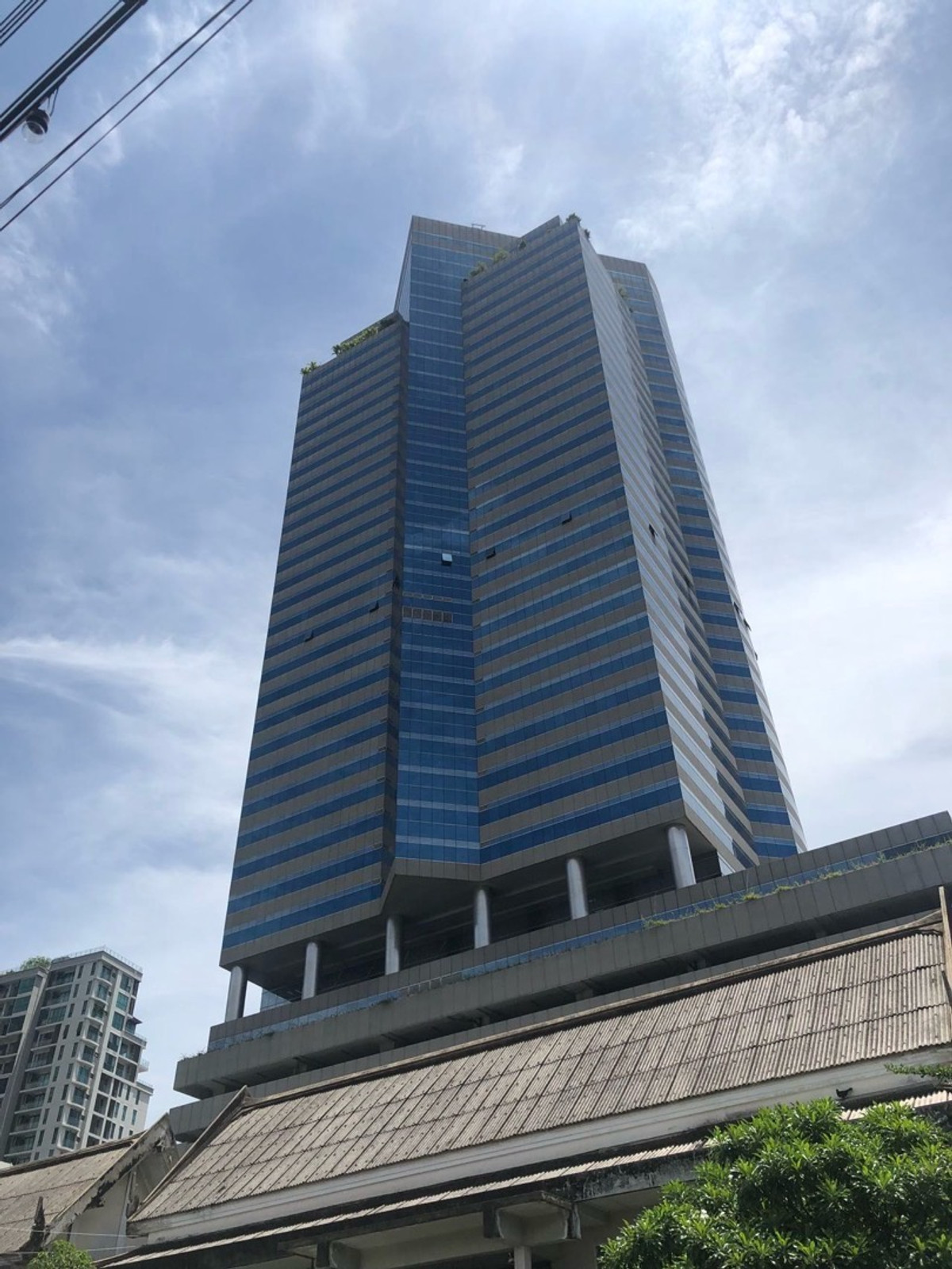 ให้เช่าสำนักงานพระราม 9 เพชรบุรีตัดใหม่ RCA : 🏙️ Italthai Tower – อาคารสำนักงานใจกลางกรุงเทพฯ 🚆 ห่างจากท่าเรือ Italthai Pier เพียง 50 เมตร
