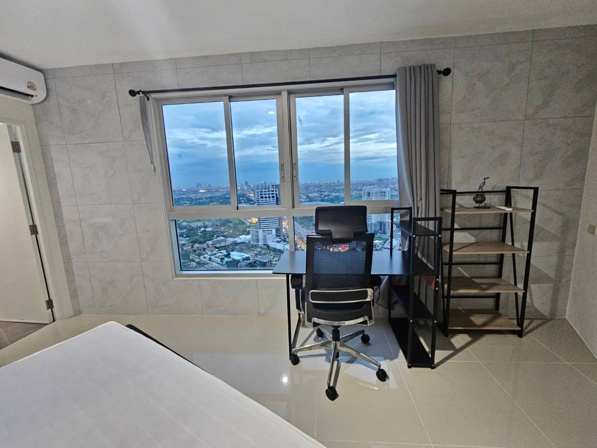 For RentCondoPattanakan, Srinakarin : Very beautiful city view, high floor, for rent, 2 bedrooms, 2 bathrooms, Asakan Place Srinakarin.