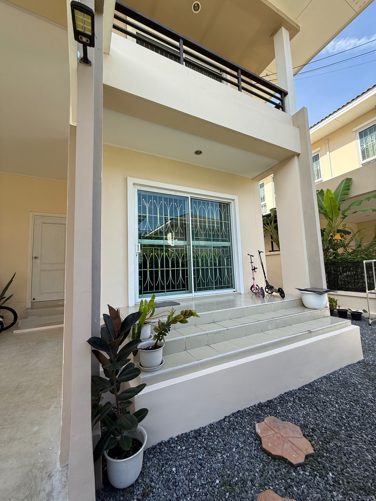 ขายบ้านเดี่ยว 4ห้องนอน 3ห้องน้ำ 2ที่จอดรถ Loading...