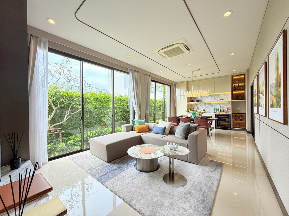 AERIE Srinakarin-Krungthep Kreetha, HP0341 Loading...