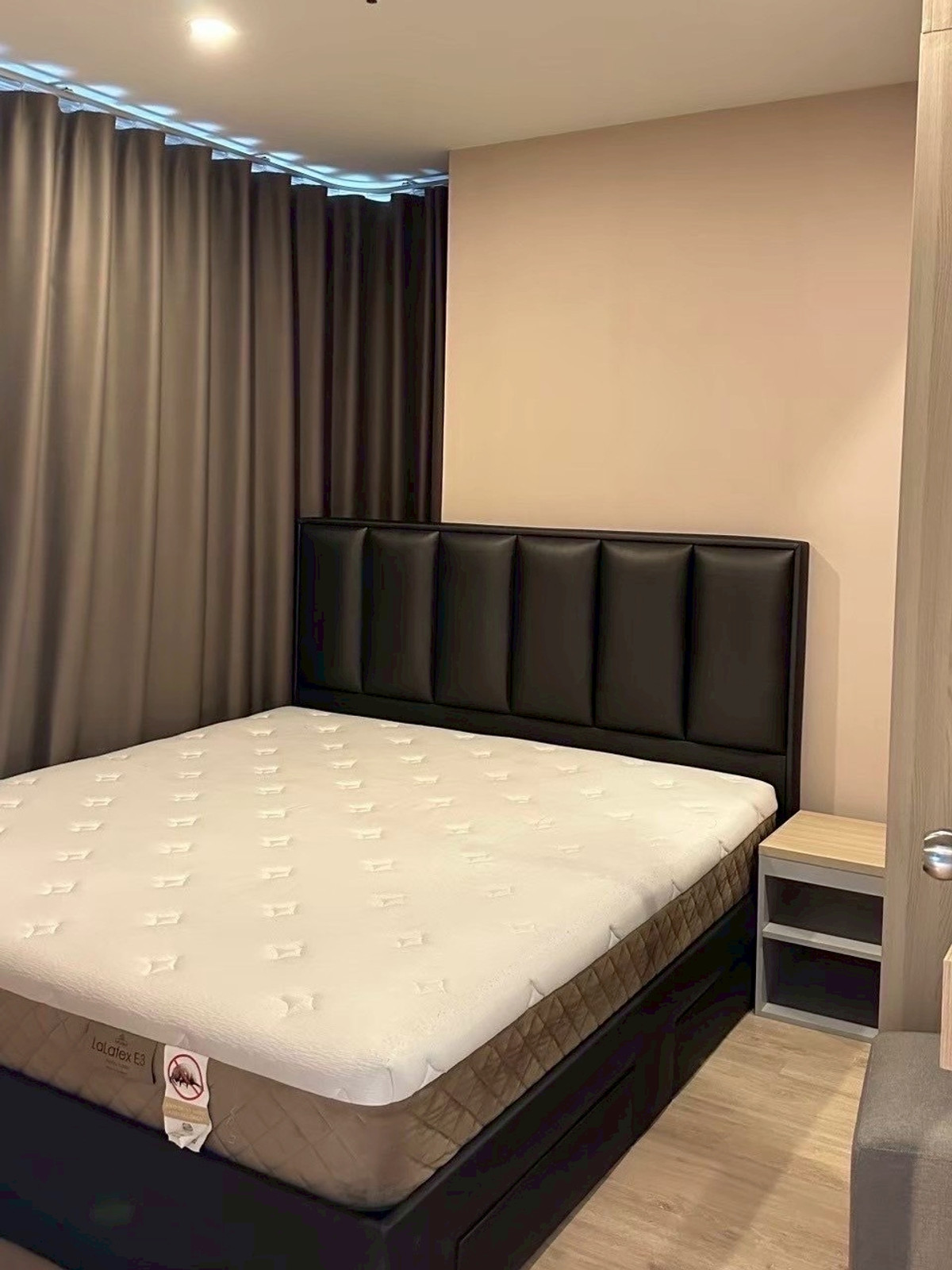 ✨ ให้เช่า Ideo O2 | คอนโดสไตล์รีสอร์ท ใจกลางบางนา ใกล้ BTS บางนา ห้องแต่งครบ Fully Furnished พร้อมอยู่ทันที 🏙️ Loading...