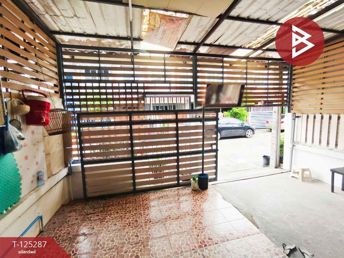 Townhouse for sale Supaporn Village, Muang Mai, Sam Phran, Nakhon Pathom, ready to move in. Loading...