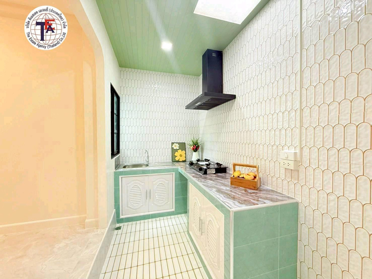 ขายทาวน์โฮมมีนบุรี-ร่มเกล้า : ขายทาวน์เฮ้าส์ 2 ชั้น หมู่บ้านกิตติชัย 7  มิตรไมตรี หนองจอก คู้ฝั่งเหนือ โรงเรียนเซนต์เทเรซา วัดนักบุญเทเรซ่า  ตลาดหนองจอก สำนักงานเขตหนองจอก โรงเรียนเจียรระดับ ไทวัสดุ  โรงพยาบาลหนองจอก บิ๊กซี แม็คโคร