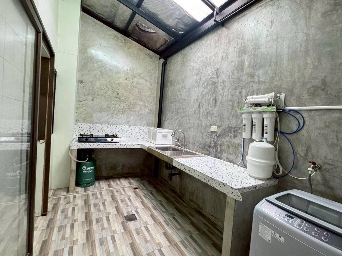 ให้เช่าทาวน์โฮมซอยลาดพร้าว 64 แยก 7 🏢🚅🚶♂️位於Soi Lat Phrao 64, Soi 7 的連棟別墅出租  Loading...