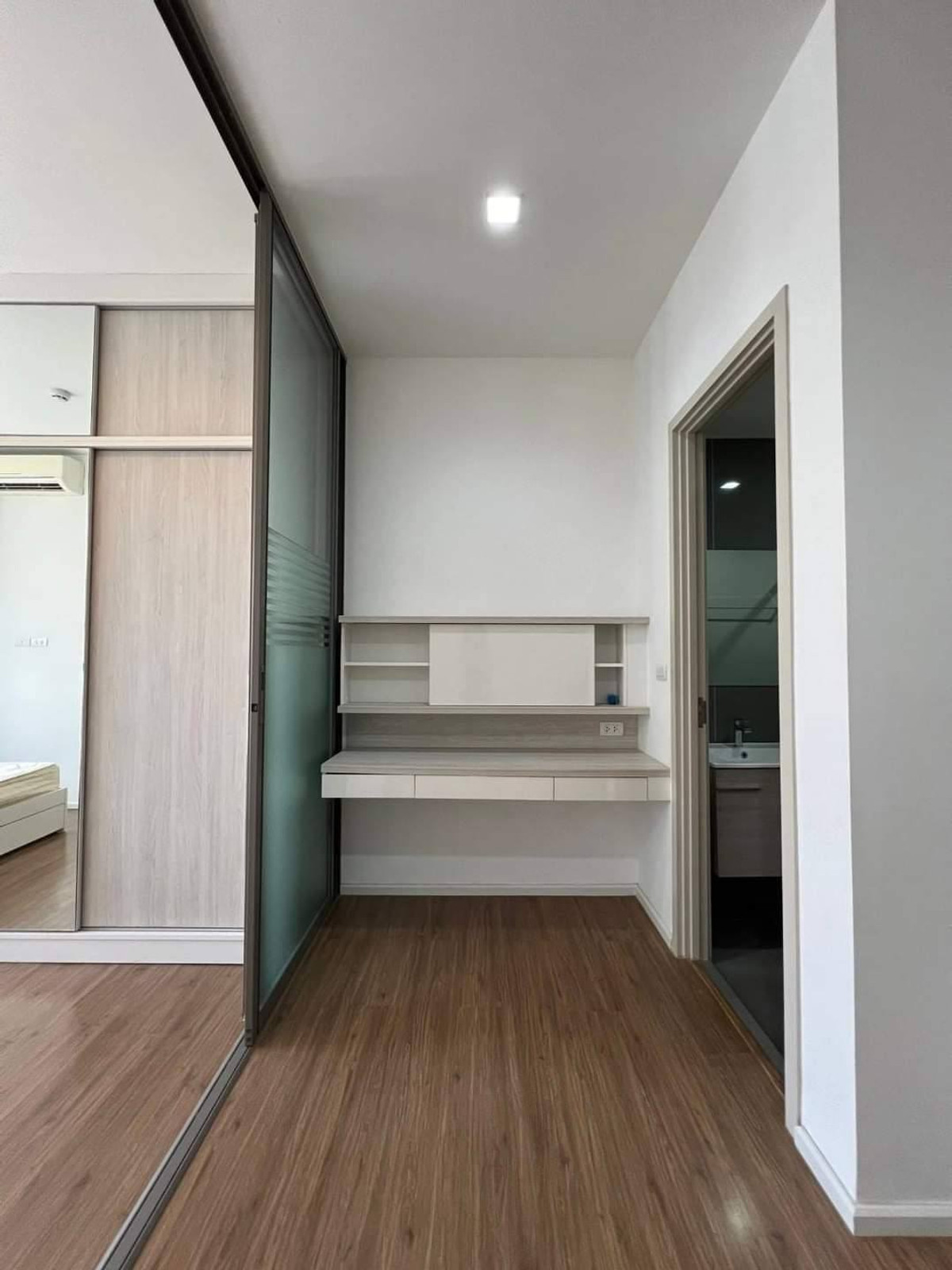 ให้เช่า มิติ คอนโด ลาดพร้าววังหิน 72  ทำเลดี พร้อมเฟอร์นิเจอร์ ตกแต่งสวยงาม ย่านลาดพร้าว-เสนานิคม (MITI Condo Ladprao-Wanghin) Loading...