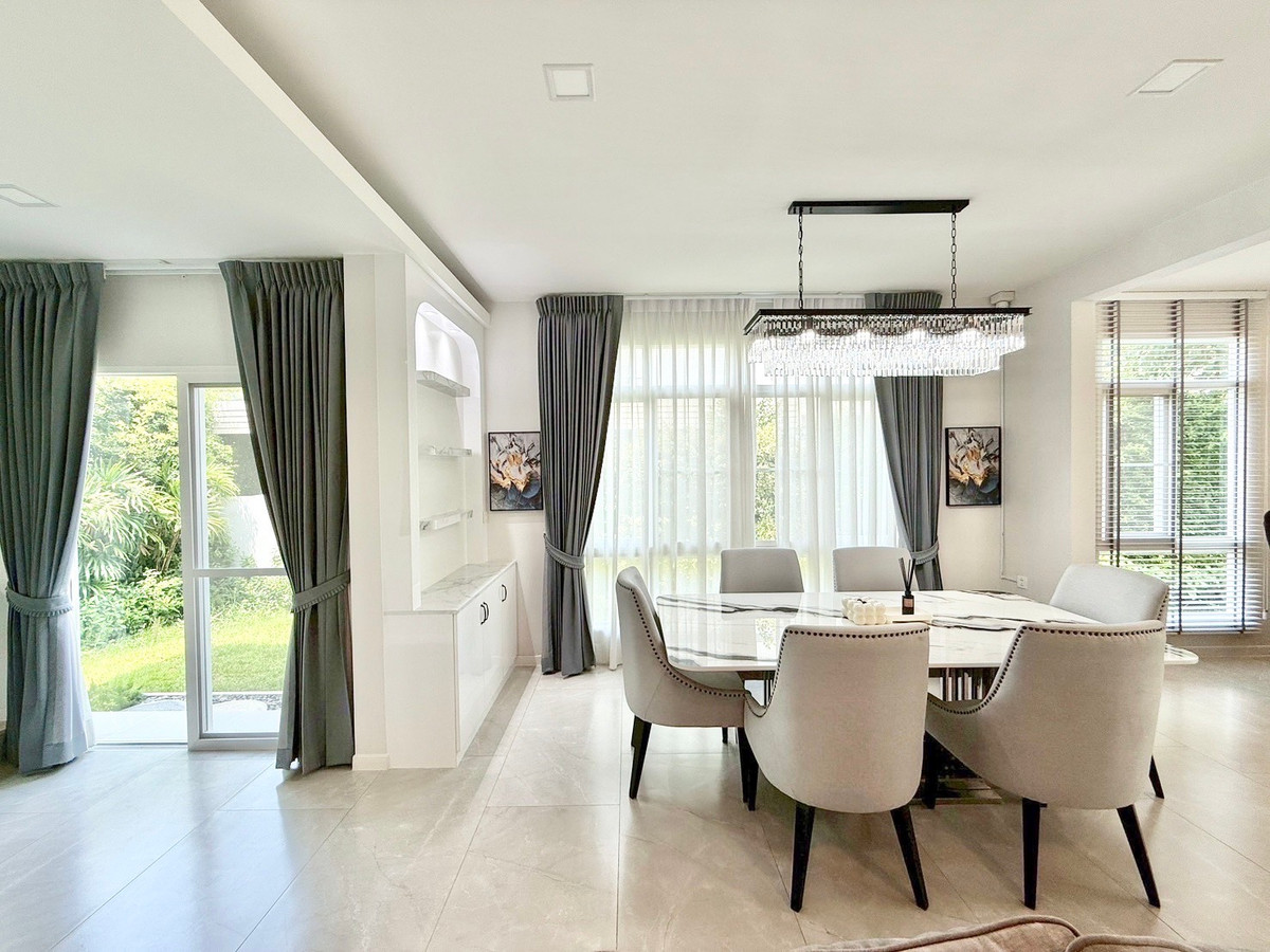 For SaleHouseLadkrabang, Suwannaphum Airport : 🏡 Largest detached house for sale, Mantana 2 Motorway - New Krungthep Kreetha (Mantana 2 Motorway - New Krungthep Kreetha), Expandio house model, the largest house of the project. Opposite the central garden The best view in the project