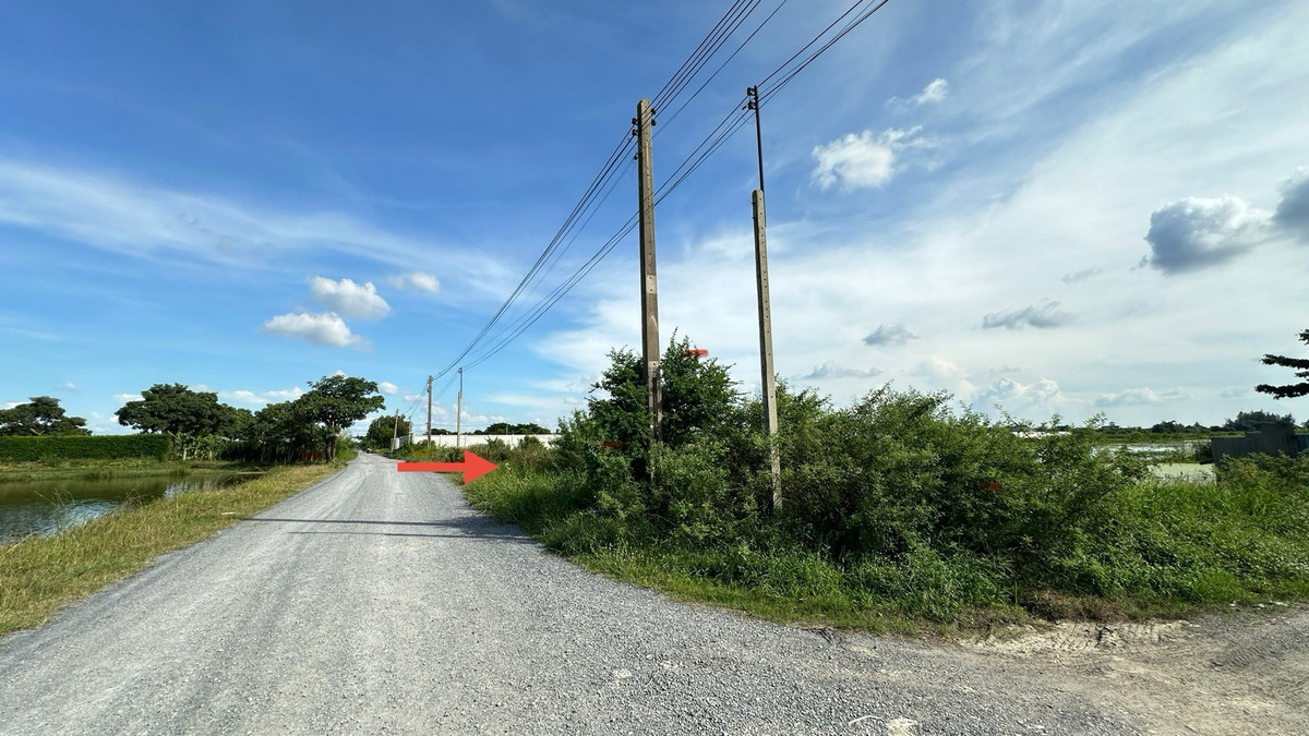 For SaleLandLadkrabang, Suwannaphum Airport : Land for sale, area 23-1-96 rai, Saribut Road, Thap Yao Subdistrict, Lat Krabang District, Bangkok.