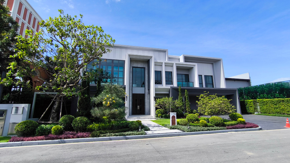 Bangkok Boulevard Signature Ramintra–Watcharapol – 516 sq.m. DORIC-style luxury home near Fashion Island Loading...