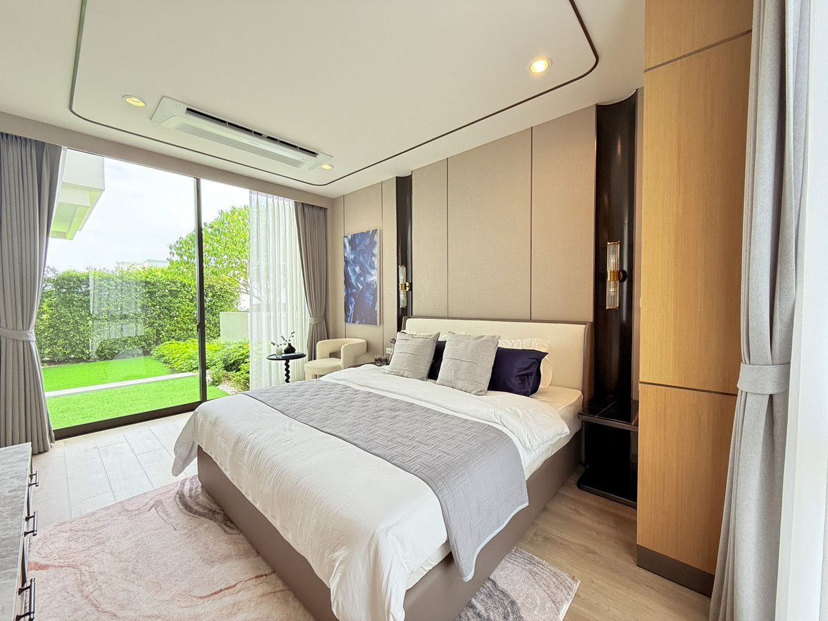 AERIE Srinakarin-Krungthep Kreetha, HP0341 Loading...