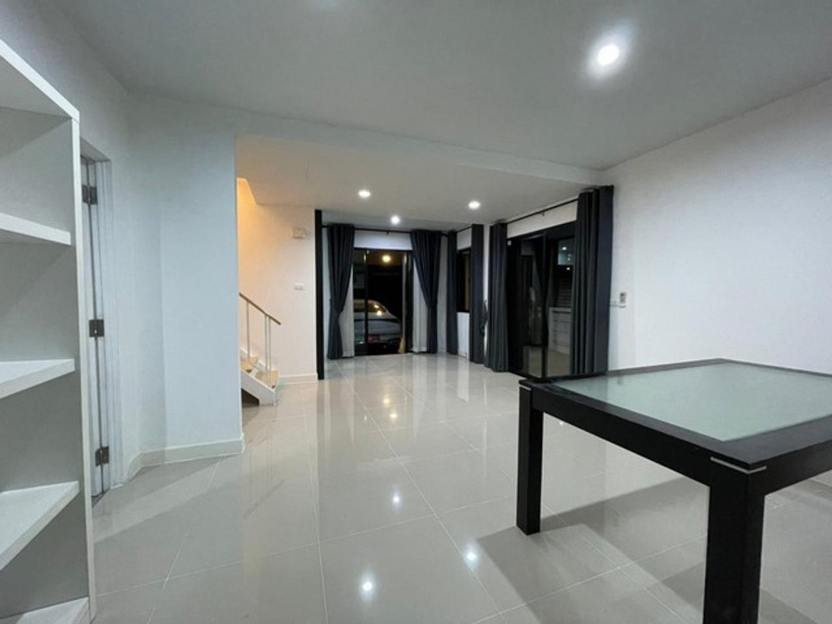 ให้เช่าบ้านเดี่ยว2ชั้นย่านบางชันปัญญาอินทราหมู่บ้านอารียาโคโม่วงแหวน-รามอินทราใกล้แฟชั่นไอส์แลนด์ ถนนหทัยราษฎร์ ซอยสุเหร่าคลองหนึ่ง 15 Loading...