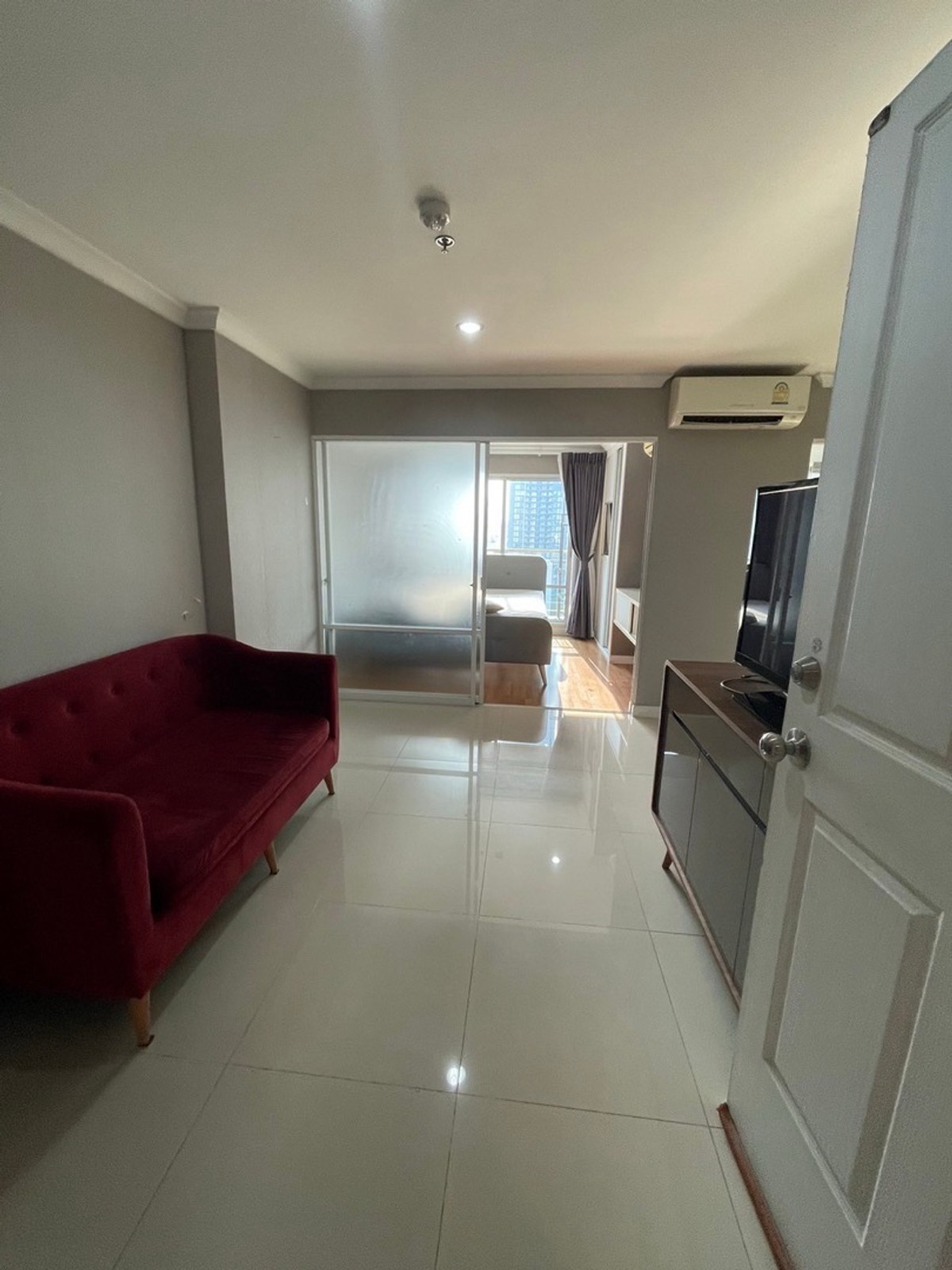 ให้เช่าคอนโดพระราม 9 เพชรบุรีตัดใหม่ RCA : เช่า B ชั้น 16 ราคา 15,000 บาท