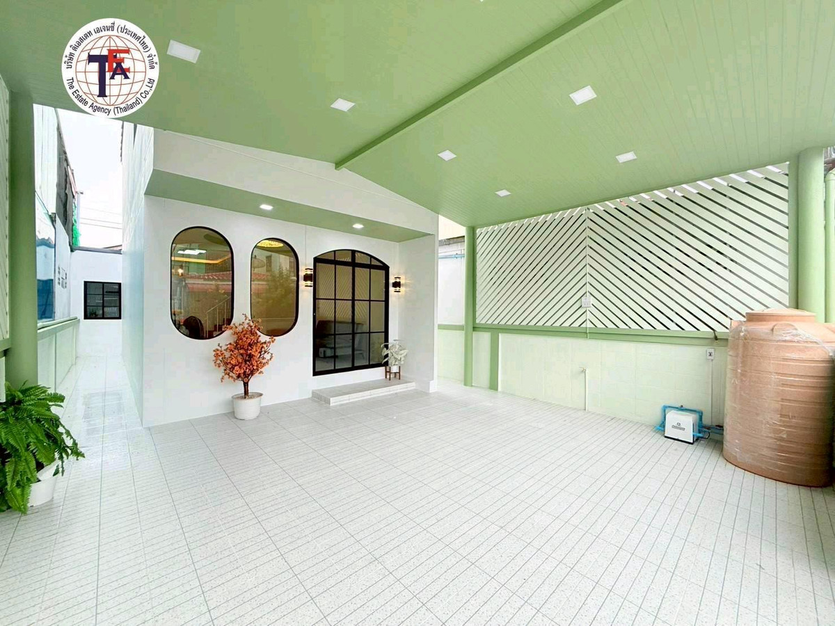 ขายทาวน์โฮมมีนบุรี-ร่มเกล้า : ขายทาวน์เฮ้าส์ 2 ชั้น หมู่บ้านกิตติชัย 7  มิตรไมตรี หนองจอก คู้ฝั่งเหนือ โรงเรียนเซนต์เทเรซา วัดนักบุญเทเรซ่า  ตลาดหนองจอก สำนักงานเขตหนองจอก โรงเรียนเจียรระดับ ไทวัสดุ  โรงพยาบาลหนองจอก บิ๊กซี แม็คโคร