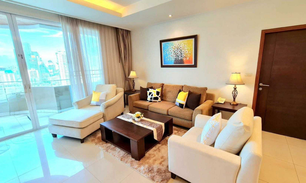 ให้เช่า คอนโด Piyathip Place 291 ตรม ใกล้ BTS พร้อมพงษ์ Loading...