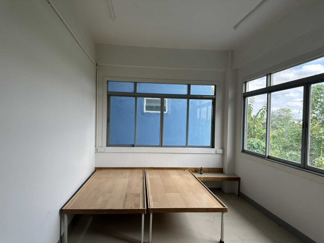 Commercial building for rent, Baan Suan Bunphamalee, 500 sq m, 1 rai 1 ngan, parking for 18 cars Loading...