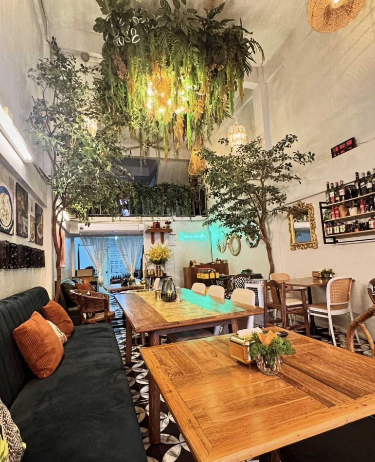 Commercial building for sale with business, 340 sq m, 20 sq wa, near MRT Talat Bang Yai Loading...