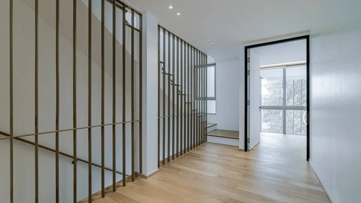 For SaleHome OfficeLadprao, Central Ladprao : New home office for sale, 4 floors, luxury house in the heart of Ratchada-Lat Phrao. Beautiful with elevator 62 sq m near MRT Lat Phrao Phawana LUXE35