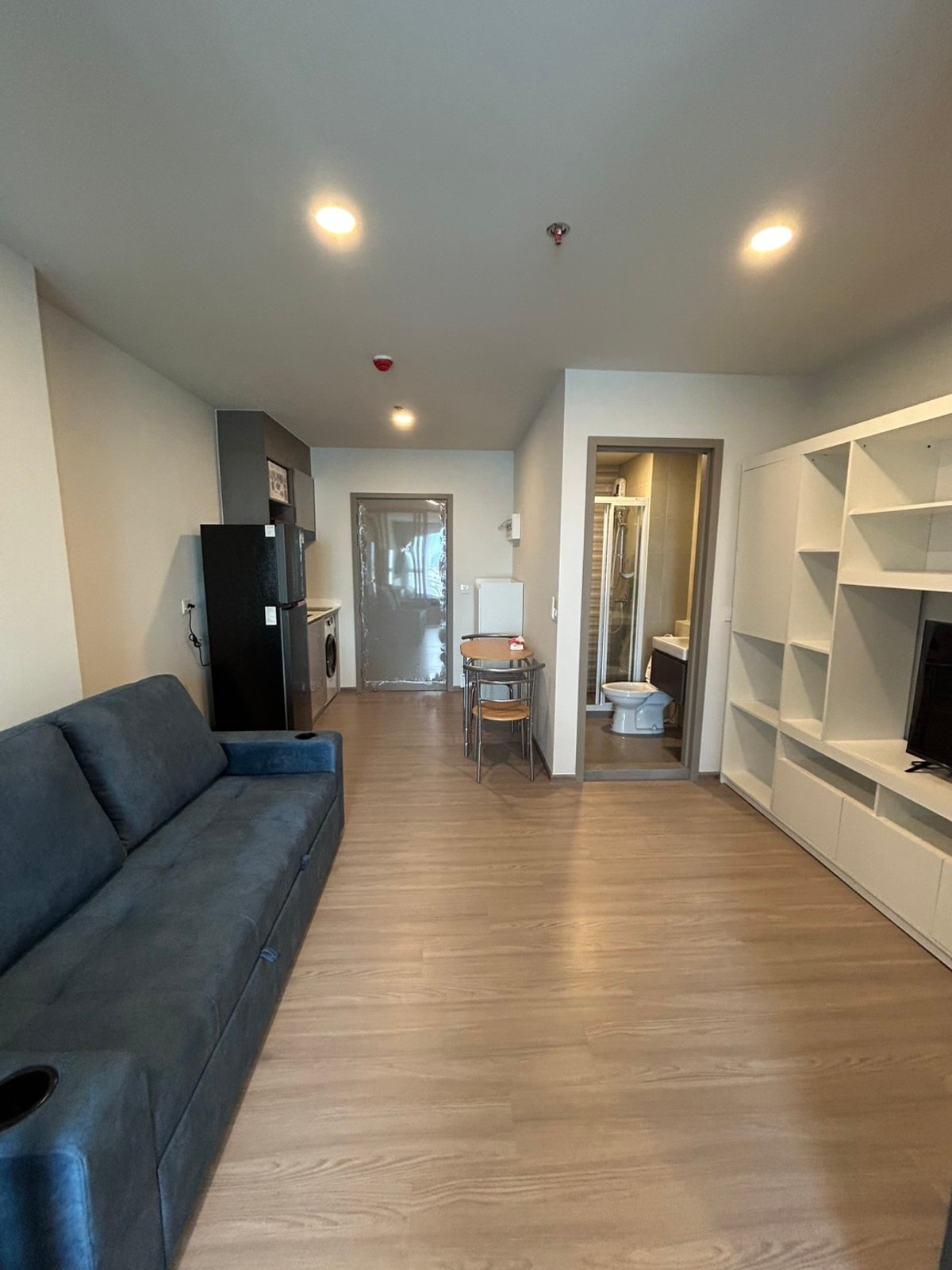 ให้เช่า! Aspire Rama4 BTS  BTS PhraKaNong  (10 mimuts) 1ห้องนอน 1ห้องน้ำ ขนาด 31 ตรม.  18,000ต่อเดือน Loading...