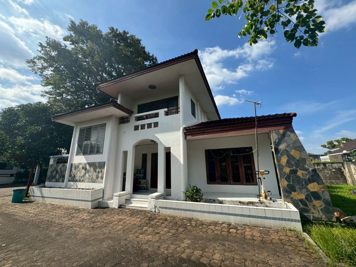 ขาย  บ้านเดี่ยว  เมืองเอก ปทุมธานี  ถ.พหลโยธิน Loading...