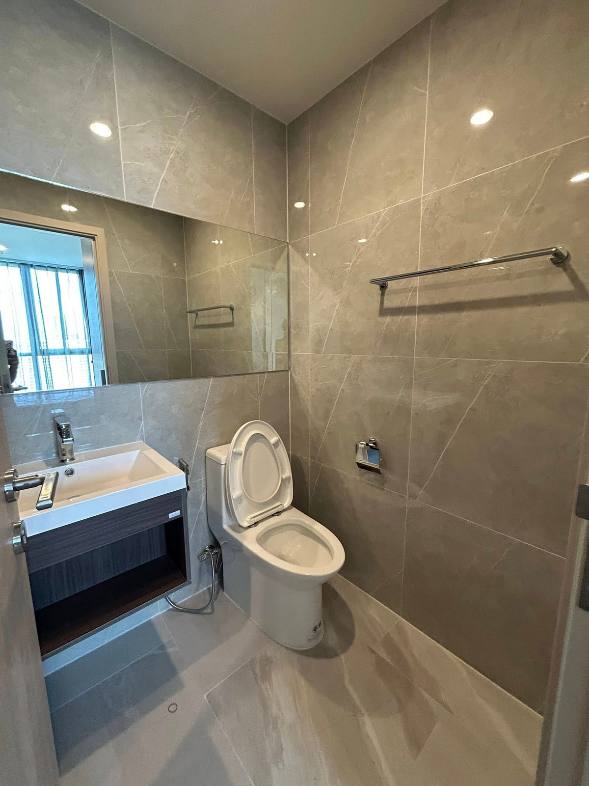 ðĪâïļ Multiple Units Available â Contact Us Today! â NUE R9 âïļðĪ Loading...