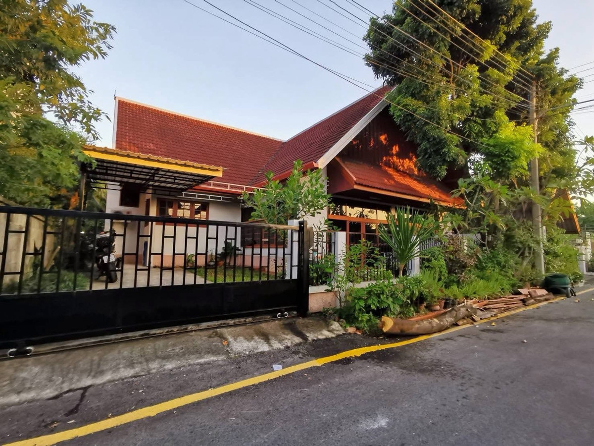 ให้เช่าบ้านเชียงใหม่ : ให้เช่าบ้านใกล้เซ็นทรัลแอร์พอร์ตเพียงแค่5นาที เงียบสงบ 