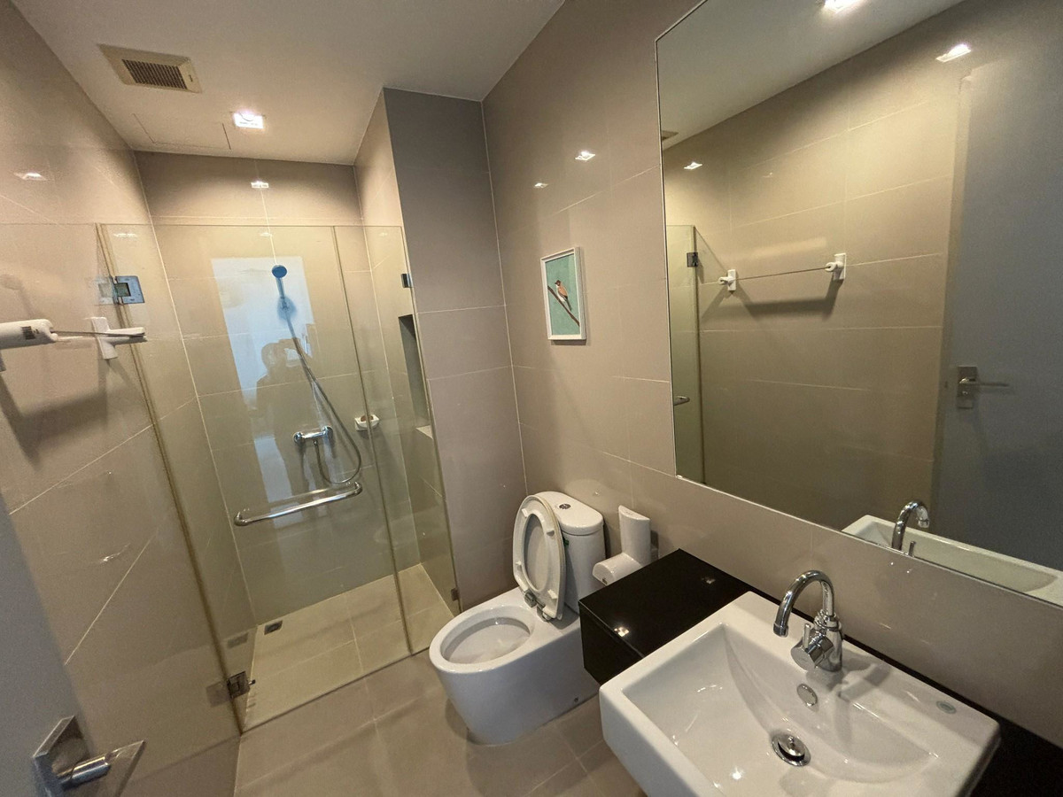 ✨ Ideo Blucove Sukhumvit ✨ Luxury built-in room 💎 with stunning unblocked river view 🌊 Fully furnished & ready to move in 🏡 Loading...