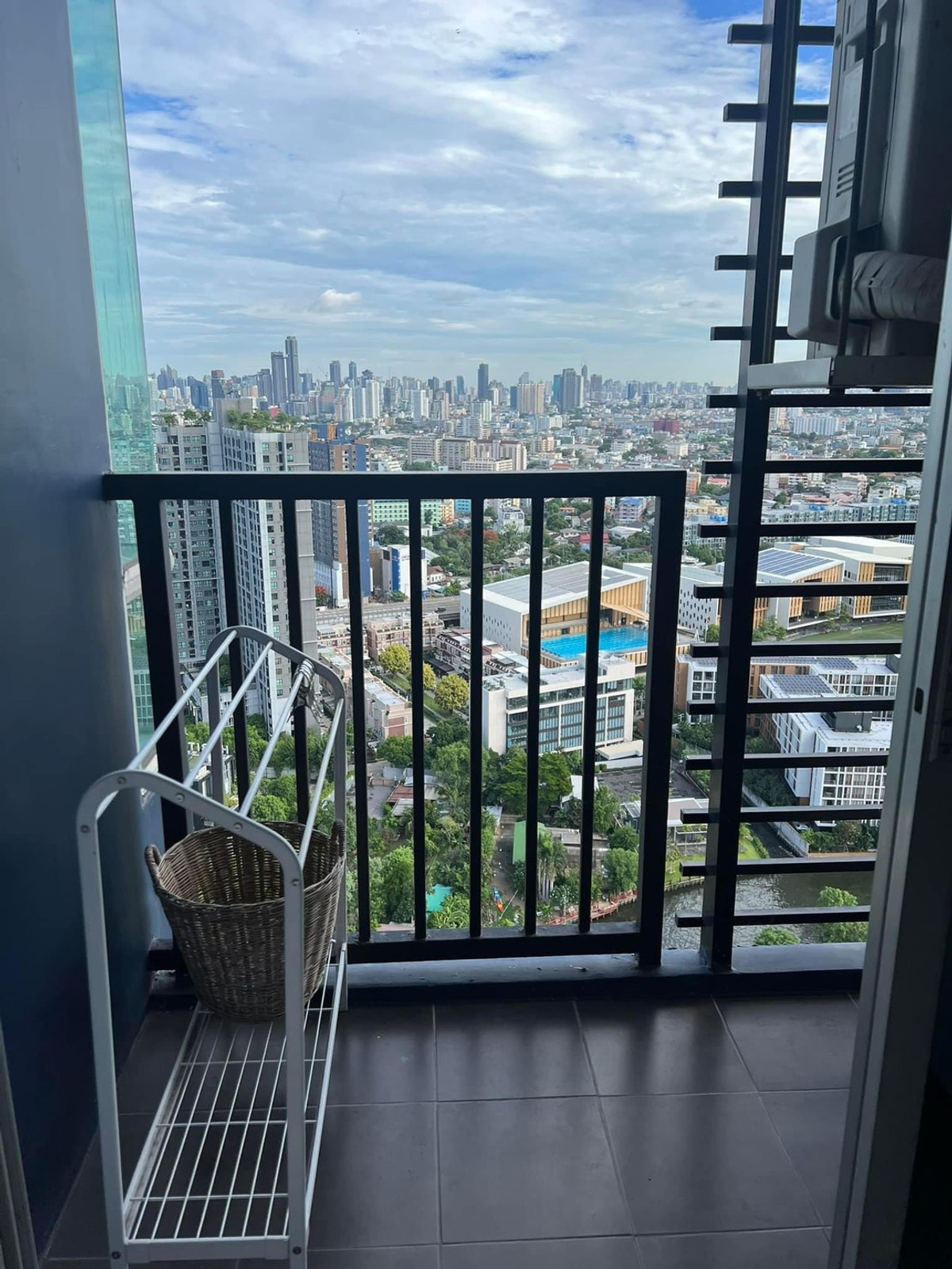 For RentCondoOnnut, Udomsuk : 💥CP-3947💥The Base Sukhumvit 77  👉Line : @expertcondo