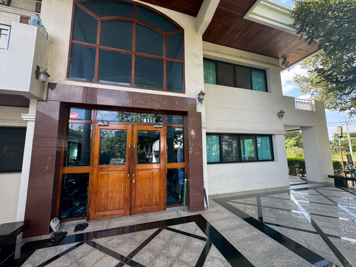 ขาย  บ้านเดี่ยว  เมืองเอก ปทุมธานี  ถ.พหลโยธิน Loading...