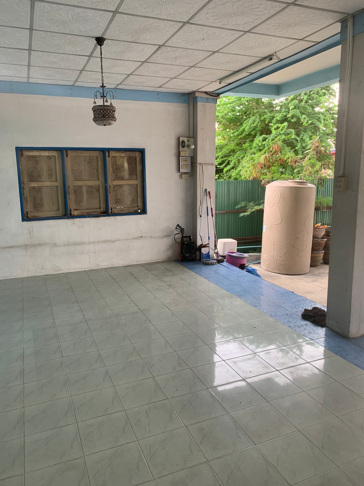 For SaleHome OfficeMahachai Samut Sakhon : Urgent sale, home office, prime location. At a price you can reach, very cheap. This price cannot be found in this area.