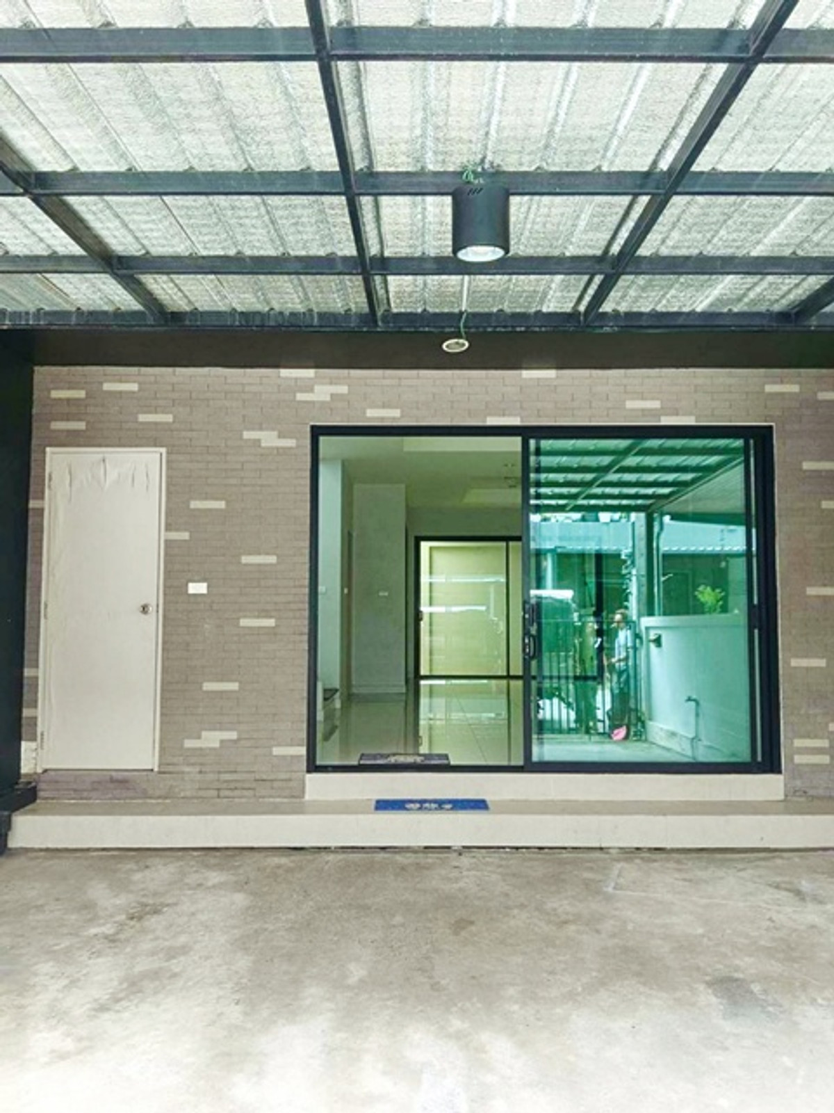 สุขุมวิท113 MRT ศรีเทพา 1กม. เช่าทาวน์โฮม 3ชั้น ใหม่ 222 ตร.ม. 3นอน 3น้ำ อิมพีเรียลเวิลด์ สำโรง 2.5 กม. แจส เออร์เบิน ศรีนครินทร์ 2.6 กม. Loading...