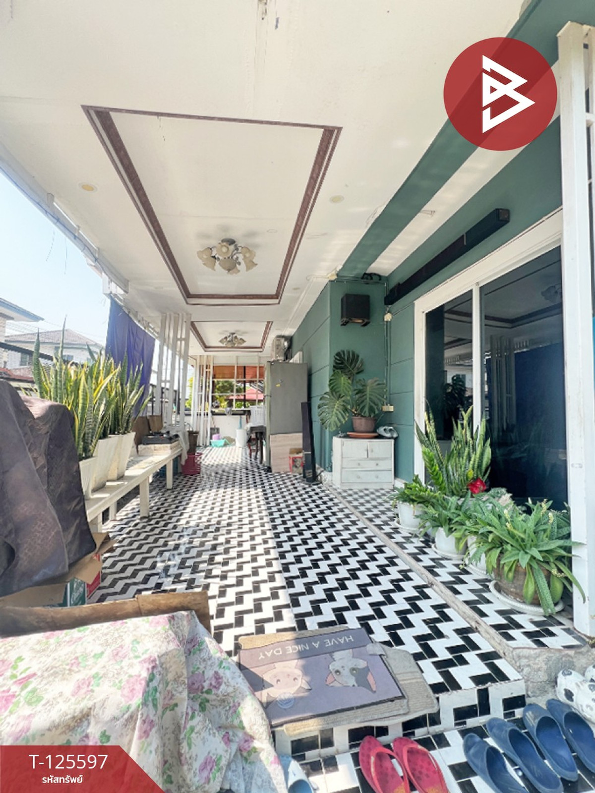 Semi-detached house for sale, The Trust Village. Srinakarin-Phraeksa Samut Prakan Loading...