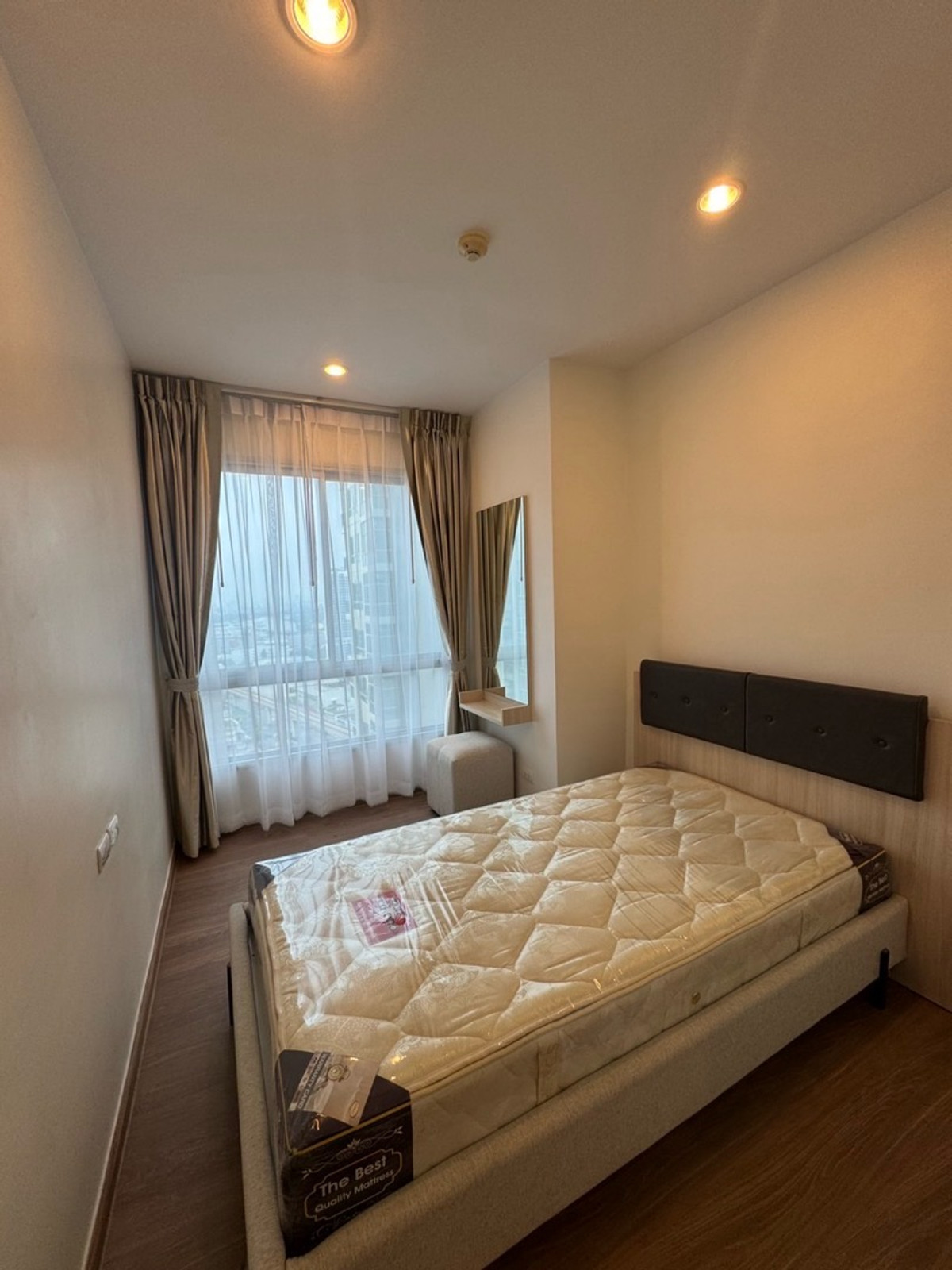 ให้เช่าคอนโดบางแค เพชรเกษม : 🔥 ให้เช่าคอนโด Prodigy บางแค (2 ห้องนอน 2 ห้องน้ำ 53 ตร.ม.) Short-term rental ✅
วิวสระว่ายน้ำ / ชั้น 25 / ทิศตะวันออกเฉียงใต้ 🌅
เพียง 350 เมตรจาก MRT บางแค | พร้อมเข้าอยู่ได้เลย!

📍 โครงการ: Prodigy Bangkae
📏 ขนาดห้อง: 53 ตร.ม. | ชั้น 25
🛏 2 ห้องนอน 