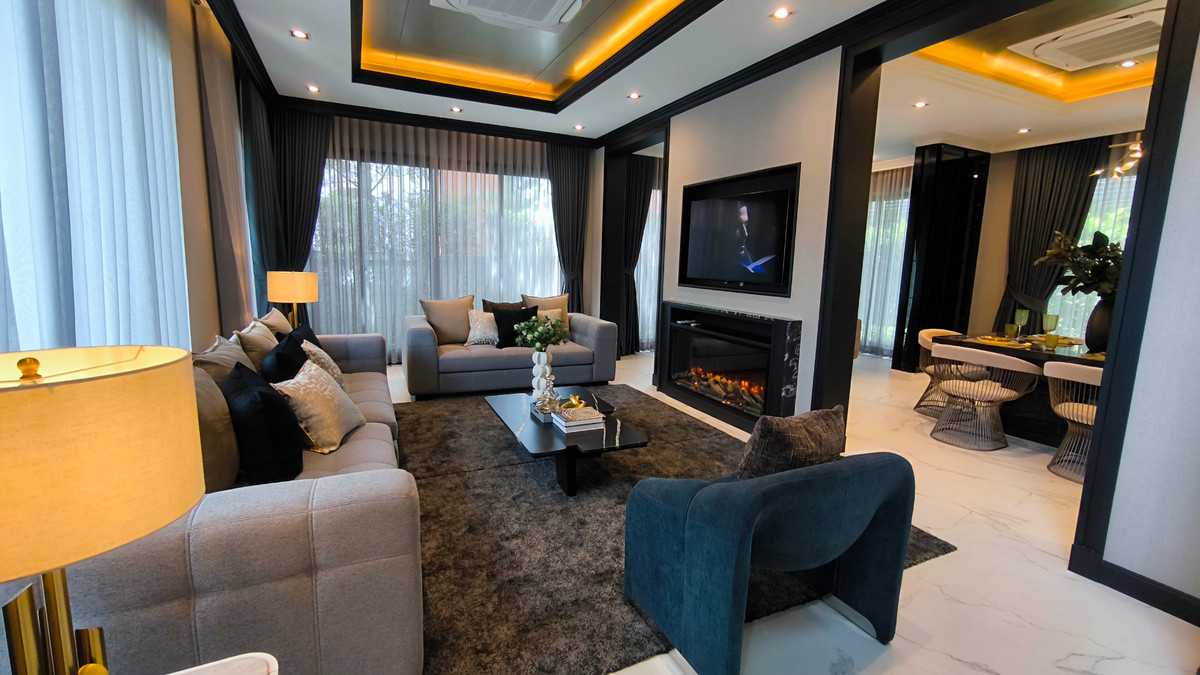 Bangkok Boulevard Signature Ramintra - Watcharapol, Doric Loading...