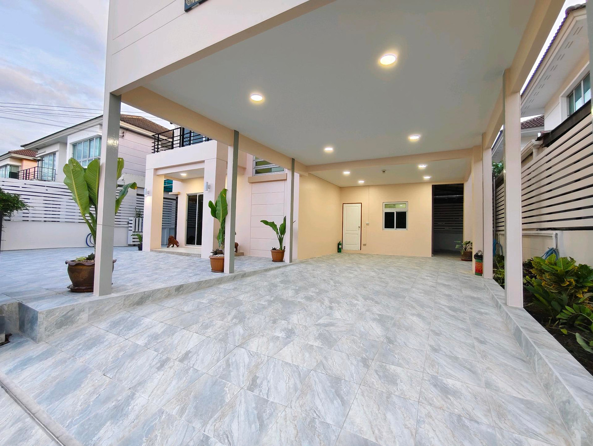 Single house for sale Renovated the whole house!! M.Life Bangkok Blue Levad, Wongwaen On Nut, Sukhaphiban 2 Road, Bangkok, 3 bedrooms, 3 bathrooms. Loading...