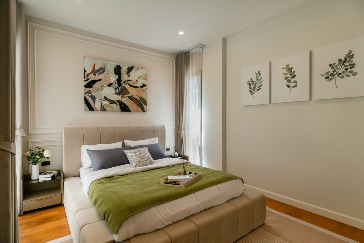 HousePattanakan, Srinakarin : For sale/rent, luxury house Cinq Royal Krungthep Kreetha (Soul Type), 3-story house with private elevator, land size 120 sq m, usable area 705 sq m, fully furnished, complete with electrical appliances.