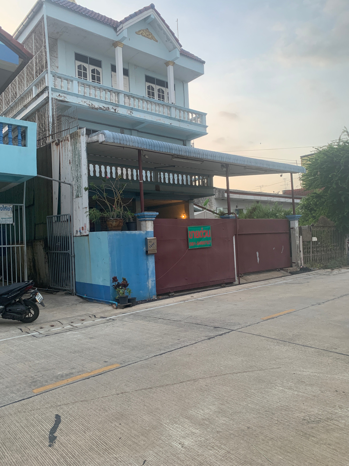 For SaleHome OfficeMahachai Samut Sakhon : Urgent sale, home office, prime location. At a price you can reach, very cheap. This price cannot be found in this area.